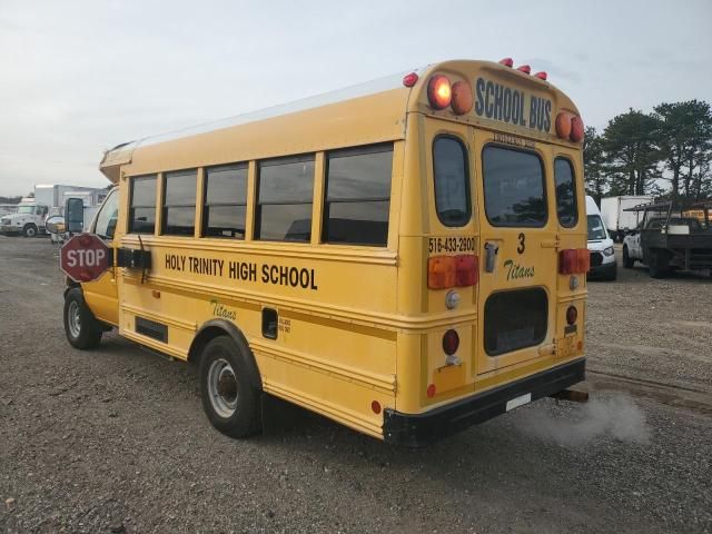 2006 Ford Econoline E350 Super Duty Cutaway Van