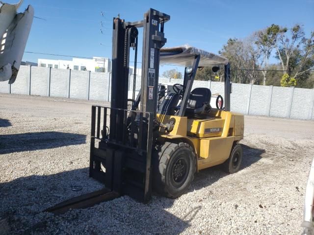 2002 Caterpillar Forklift