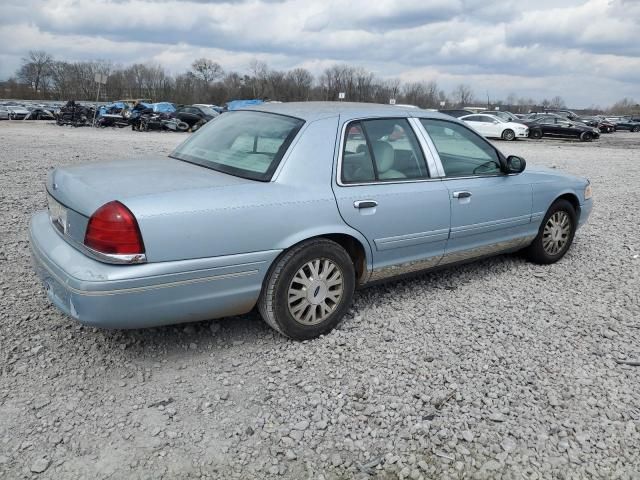 2004 Ford Crown Victoria LX