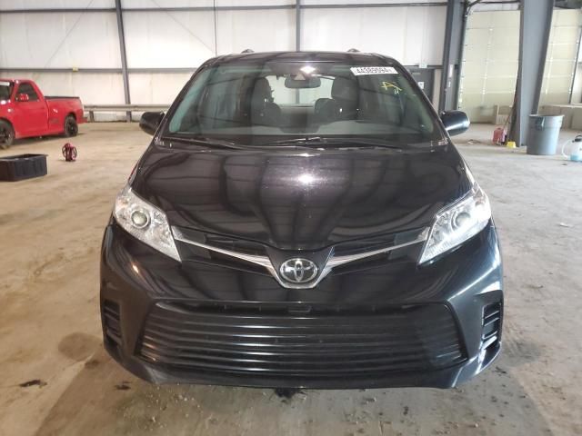 2018 Toyota Sienna LE