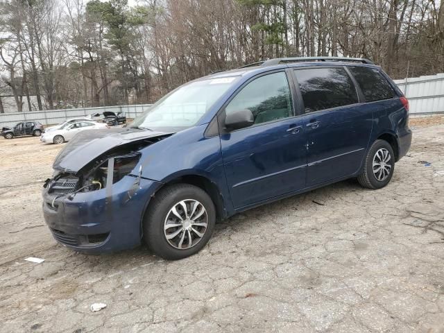 2004 Toyota Sienna CE