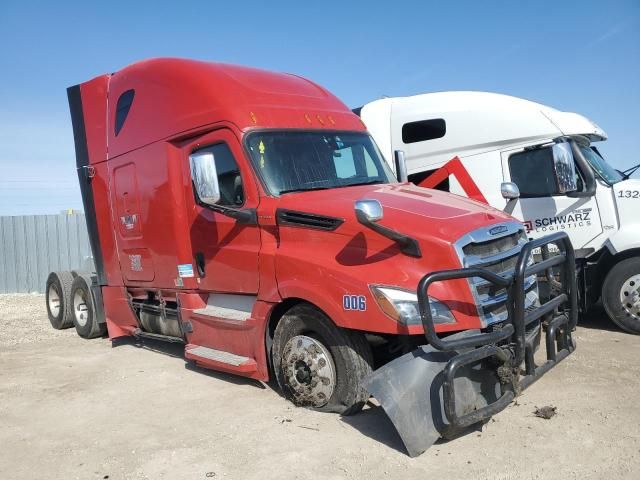 2018 Freightliner Cascadia 126