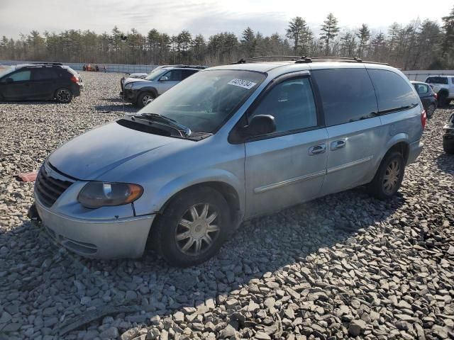 2005 Chrysler Town & Country Touring