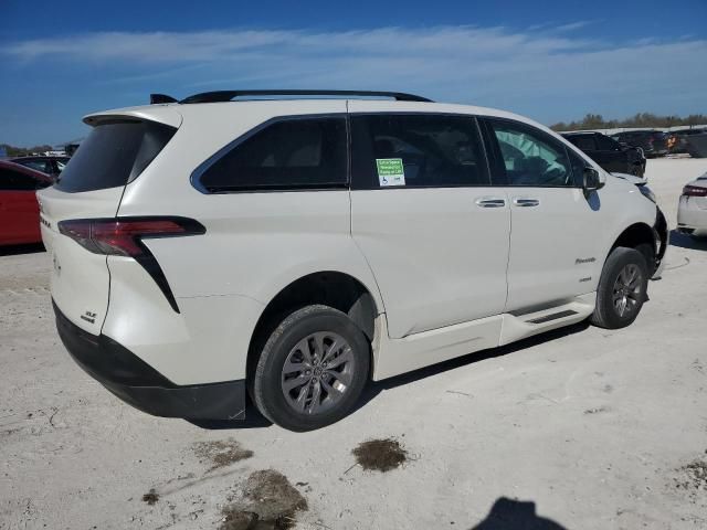 2021 Toyota Sienna XLE