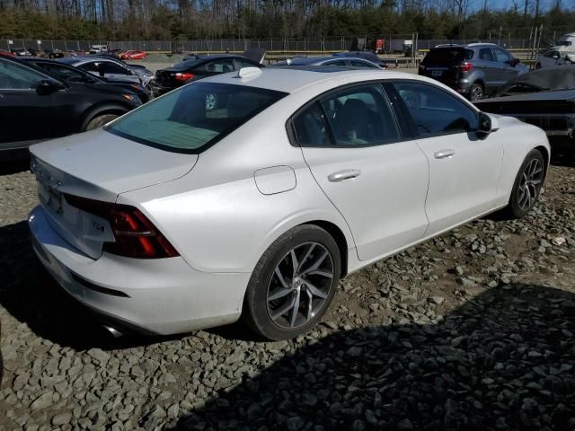 2020 Volvo S60 T6 Momentum