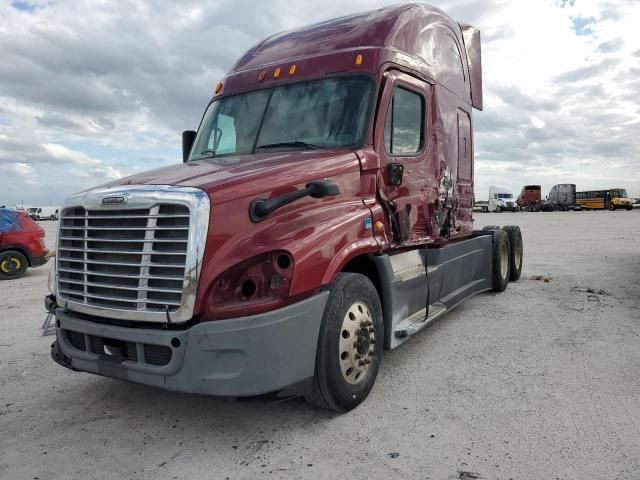 2015 Freightliner Cascadia 125