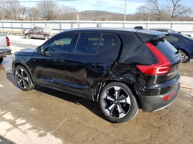 2021 Volvo XC40 T5 Momentum