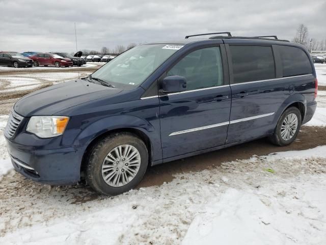 2016 Chrysler Town & Country Touring L