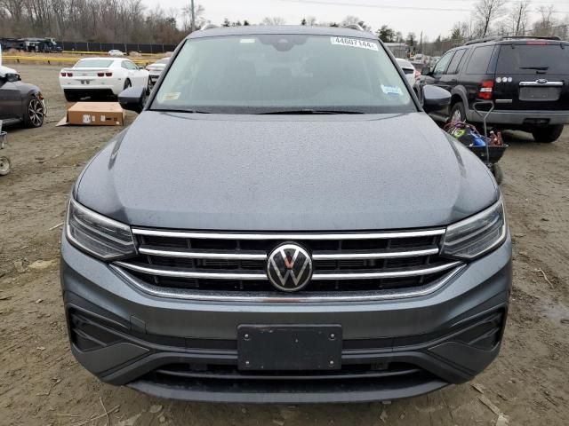 2022 Volkswagen Tiguan SE