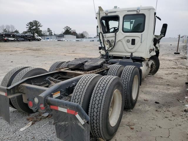 2016 Freightliner Cascadia 125