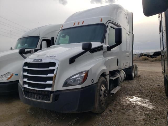 2019 Freightliner Cascadia 126