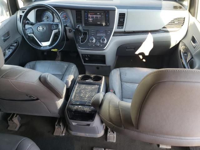 2016 Toyota Sienna XLE