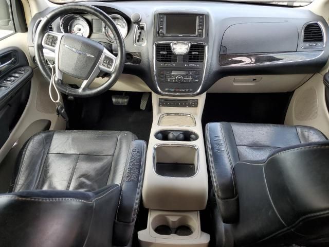 2011 Chrysler Town & Country Limited