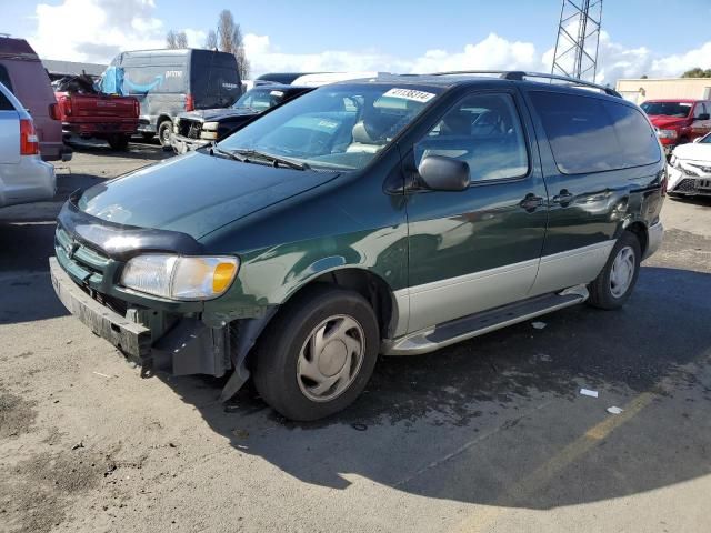 2000 Toyota Sienna LE