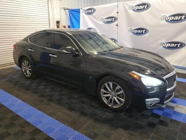 2017 Infiniti Q70 3.7