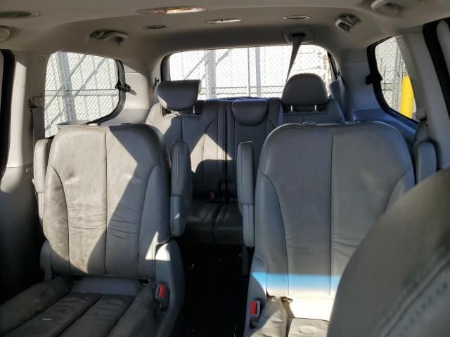 2011 KIA Sedona EX