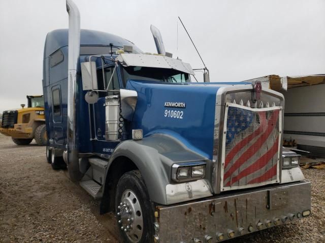 2005 Kenworth Construction W900