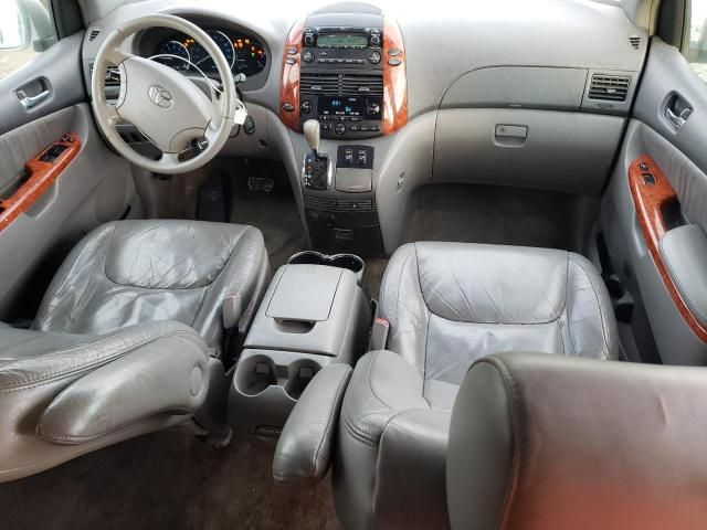 2010 Toyota Sienna XLE