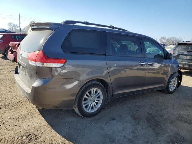 2013 Toyota Sienna XLE