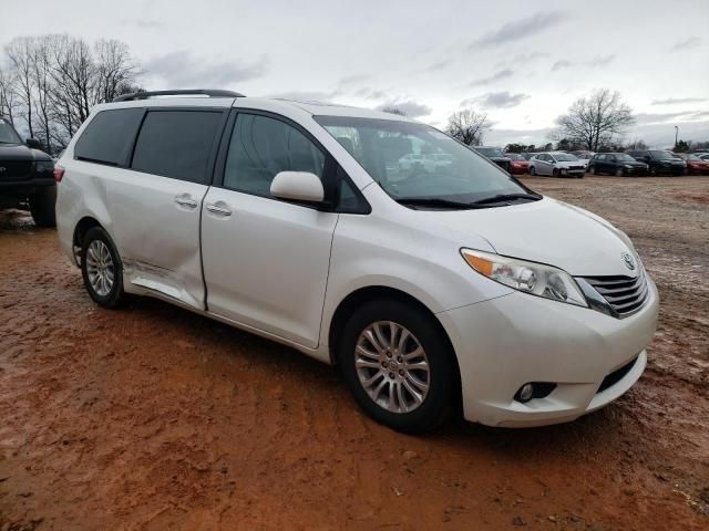 2016 Toyota Sienna XLE