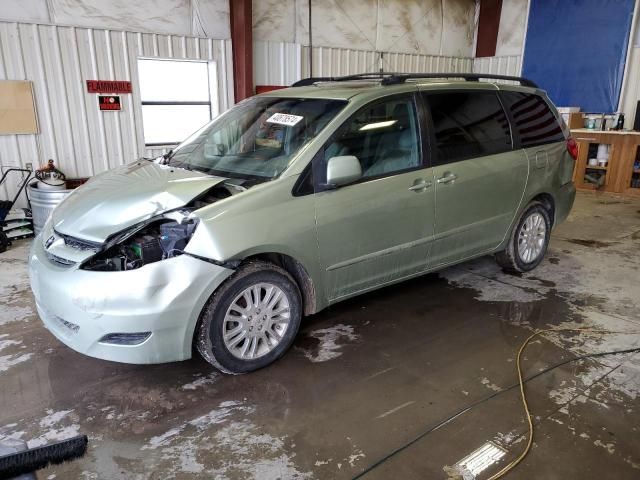 2010 Toyota Sienna XLE