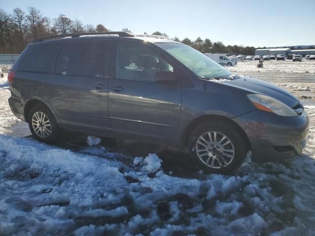 2010 Toyota Sienna LE