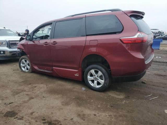 2020 Toyota Sienna LE