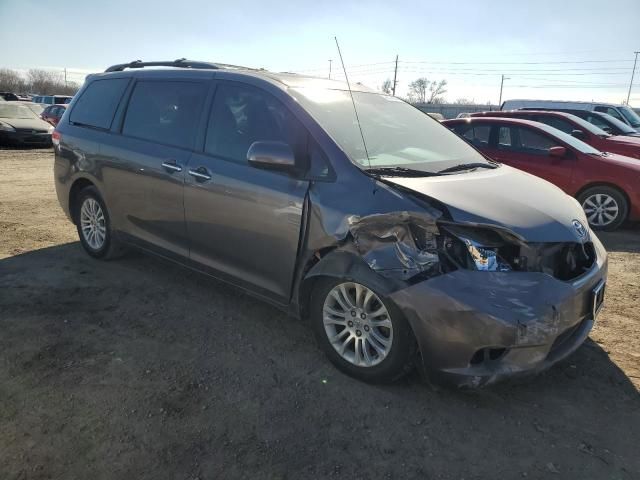 2013 Toyota Sienna XLE