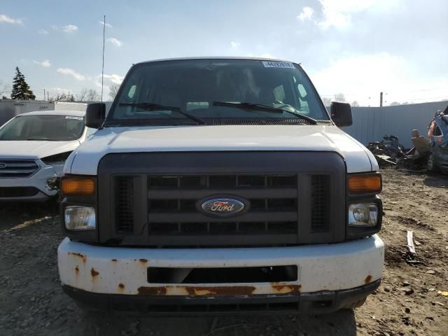 2013 Ford Econoline E350 Super Duty Wagon