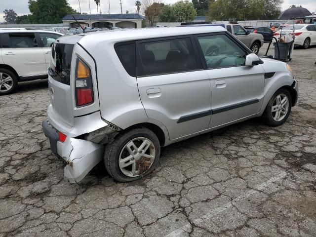 2010 KIA Soul +