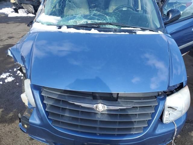 2007 Chrysler Town & Country LX