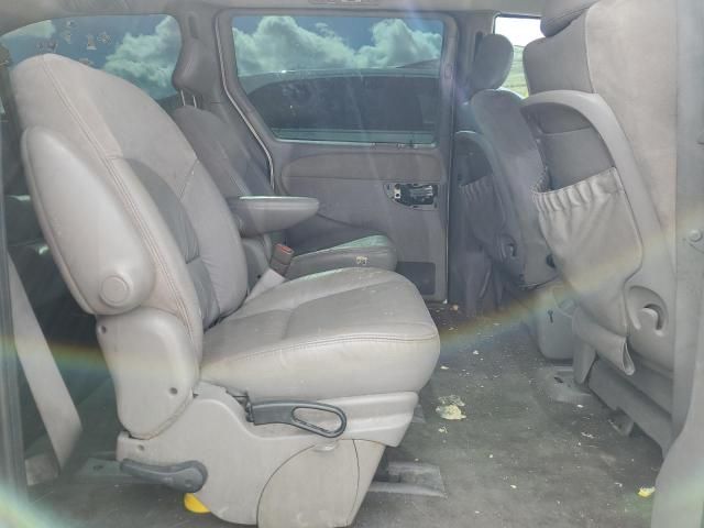 2001 Chrysler Town & Country Limited