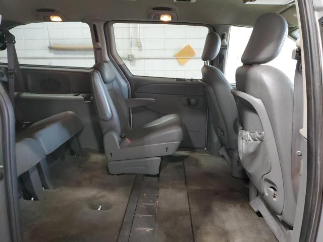 2005 Chrysler Town & Country Touring