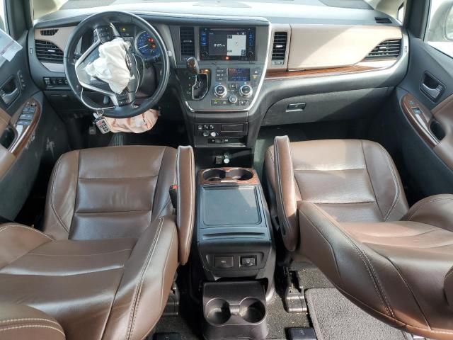 2017 Toyota Sienna XLE