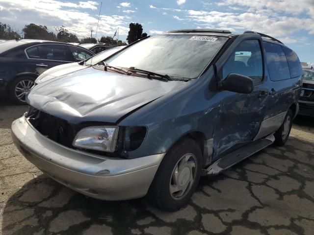 2000 Toyota Sienna LE