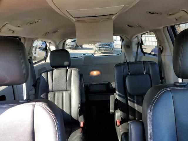 2013 Chrysler Town & Country Touring