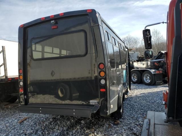 2017 Ford Econoline E350 Super Duty Cutaway Van