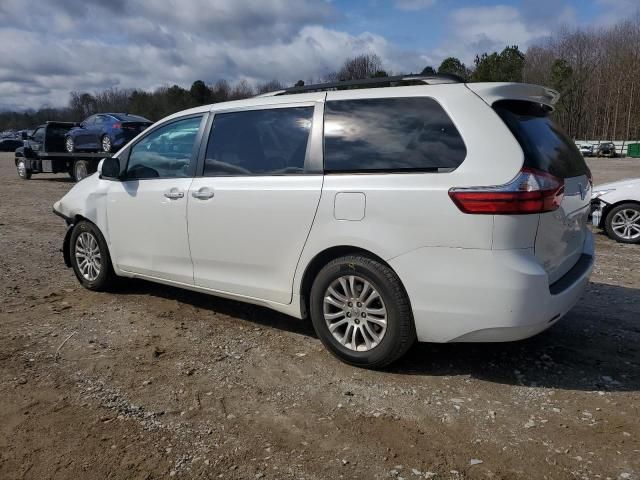 2017 Toyota Sienna XLE