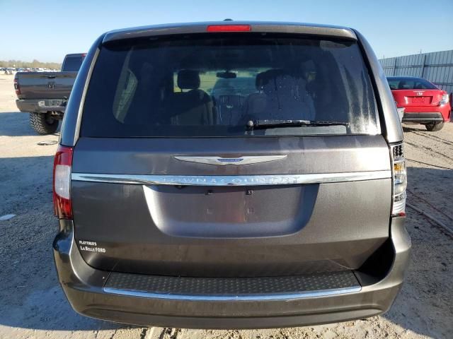 2016 Chrysler Town & Country Touring