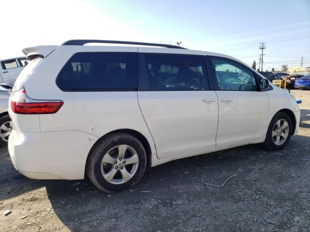 2015 Toyota Sienna LE