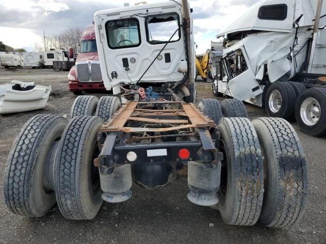 2010 Freightliner Cascadia 113