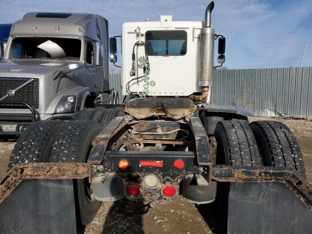 2004 Freightliner Conventional Columbia