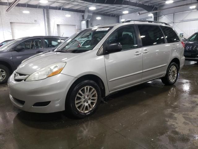 2010 Toyota Sienna LE