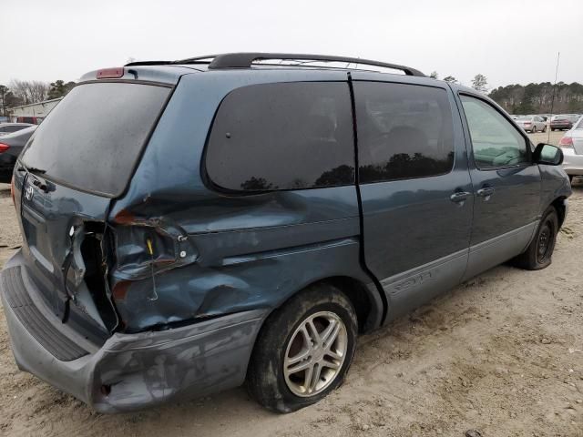 2000 Toyota Sienna LE