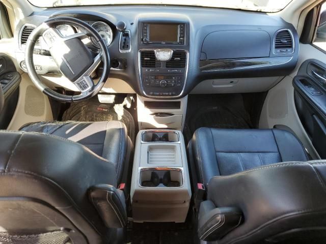 2012 Chrysler Town & Country Touring