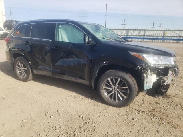 2017 Toyota Highlander SE