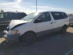 Toyota Sienna CE Vehiculos salvage en venta: 2000 Toyota Sienna CE