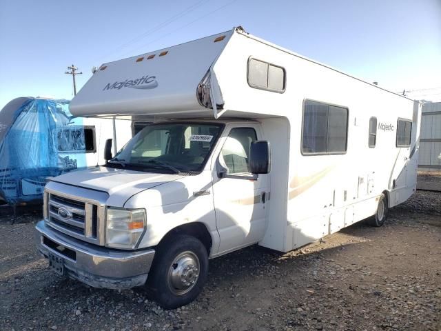 2011 Ford Econoline E450 Super Duty Cutaway Van