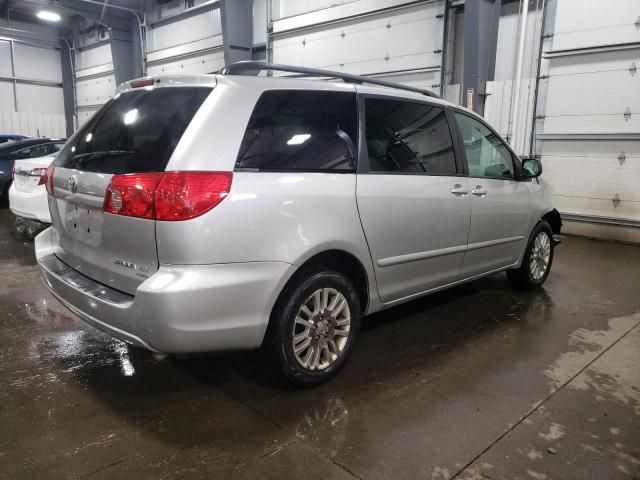 2010 Toyota Sienna LE