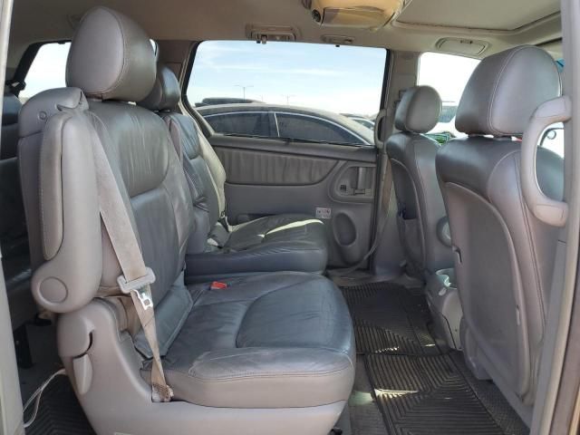 2004 Toyota Sienna XLE